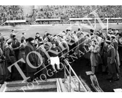 1955 0056 Fiorentina Bologna  54 55 nvasione di campo