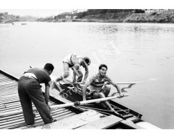 1955 04008 Canottieri in Arno