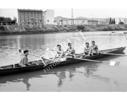 1955 04017 Canottieri in Arno