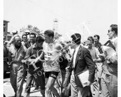 Giro d\'Italia a Forte dei Marmi vince Guido Boni benzina Mobil ciclismo