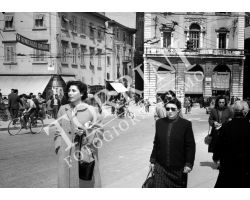 1953 0060 donne a Pisa