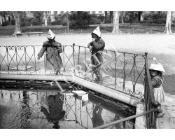 Foto storiche Firenze Bambini al giardino D\'Azeglio