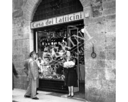 1953 0665  negozio alimentari