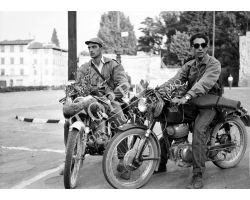 1957 08685 Firenze cacciatori in moto in P Tasso san frediano oltrarno