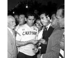 Gastone Nencini festeggiato x il Tour de France ciclismo