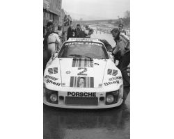 1977 L06 22 prova mondiale marche al Mugello auto porsche box