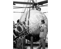 1955 06595 restauro della palla del Duomo