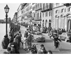 1957  1771 Foto storiche firenze Lungarno  vespucci