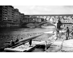1954 0093 canottieri in arno