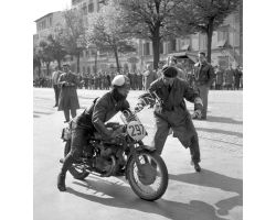 1957 03100  corsa motociclismo Gilera