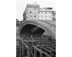 cantiere costruzione ponte santa trinita