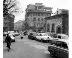 1961 12336 Foto storiche Firenze traffico in via degli Artisti ponte al Pino