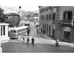 Foto storiche Firenze autobus sul Ponte al Pino 