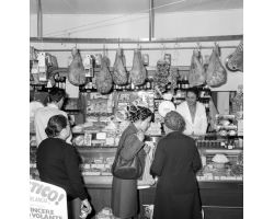 Foto storiche Firenze  negozio alimentari  
