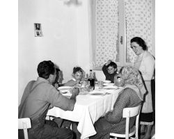 Foto storiche Firenze famiglia a tavola