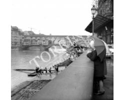 Canottieri in Arno il primo dell\'anno ponte Vecchio