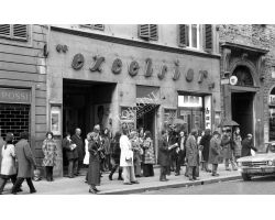 Foto storiche Firenze   cinema Excelsior in via Cerretani