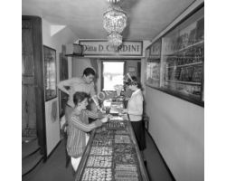 Foto storiche Firenze    Negozio Gioielleria Cardini Ponte Vecchio