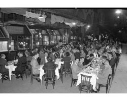 Foto storiche Firenze  cena degli orafi sul ponte vecchio