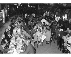 Foto storiche Firenze  cena degli orafi sul ponte vecchio