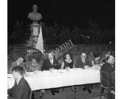 Foto storiche Firenze  cena degli orafi sul ponte vecchio