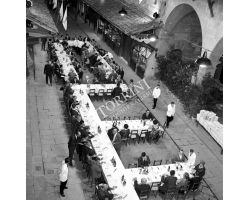 Foto storiche Firenze  cena degli orafi sul ponte vecchio