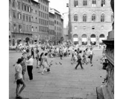 Foto storiche Firenze  piazza Signoria Turisti
