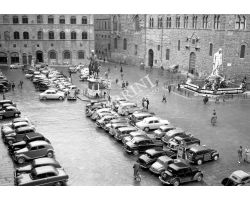 1954 3695  Parcheggio auto Piazza Signoria 