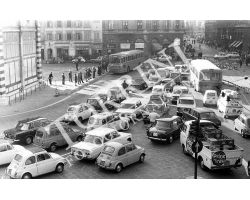 Traffico al Duomo ATAF auto FIAT 500 1100 Alfa Romeo 01