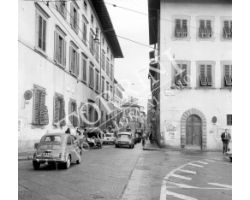 Via verdi piazza santa croce auto
