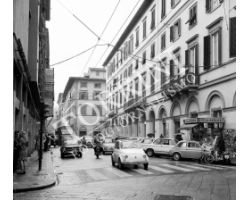 Via verdi auto edicola