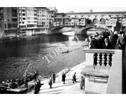 Canottieri in Arno al Ponte Vecchio