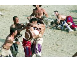 Calcio storico rossi bianchi